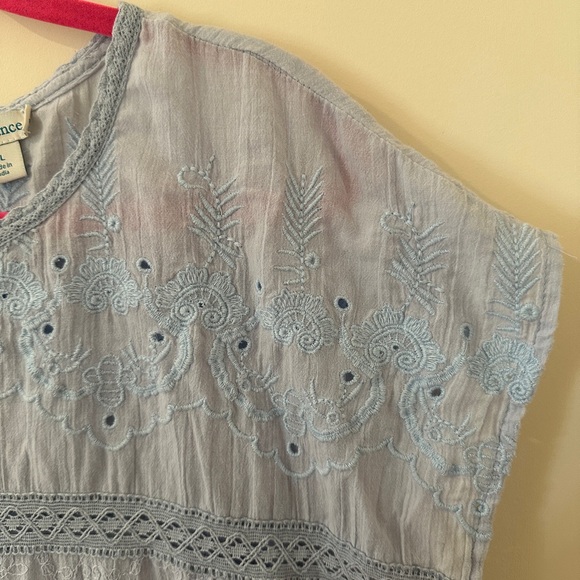 Sundance pastel blue lace and eyelet embroidered top size XL - Picture 2 of 8